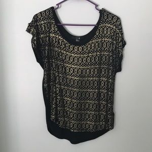 Black and gold forever 21 t-shirt